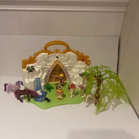 Playmobil Unicornland Lot. Missing pieces. Figures included. - Picture 6 of 10